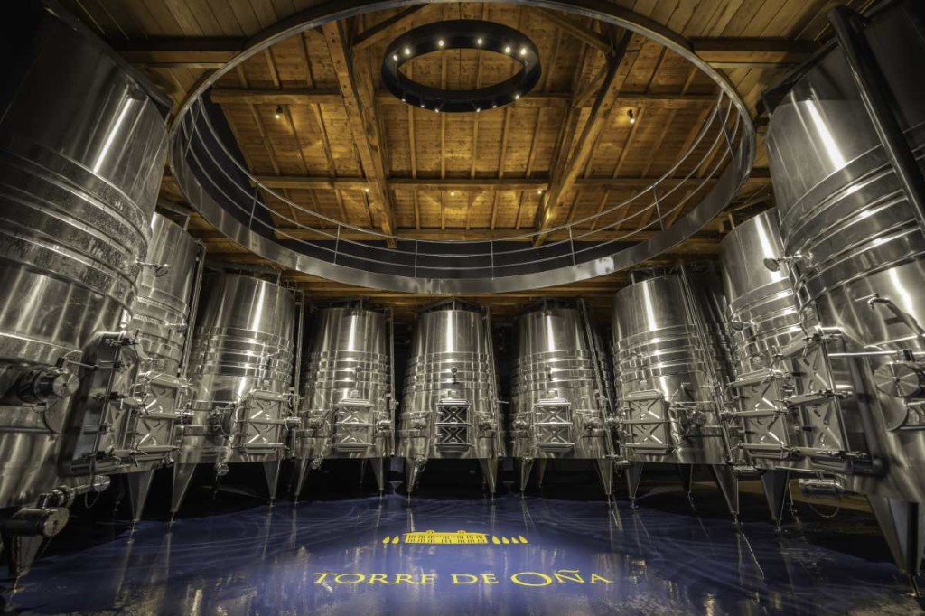 Nueva nave de depósitos para elaboración parcelaria en Bodegas Torre de Oña